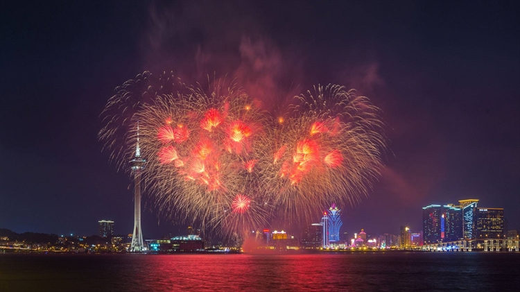 中国澳门（? coolbiere photograp...，【今日七夕】红色的心形烟火