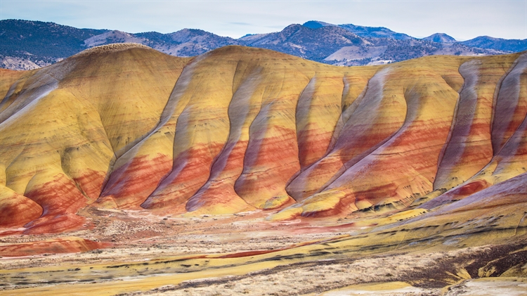 约翰迪化石床国家纪念地中的彩绘山，俄勒冈州，美国 